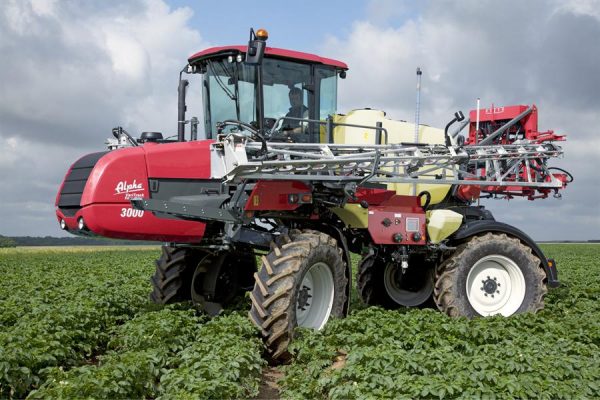 Alpha Vari-Track self propelled sprayer - Kilnwick Sprayers Ltd